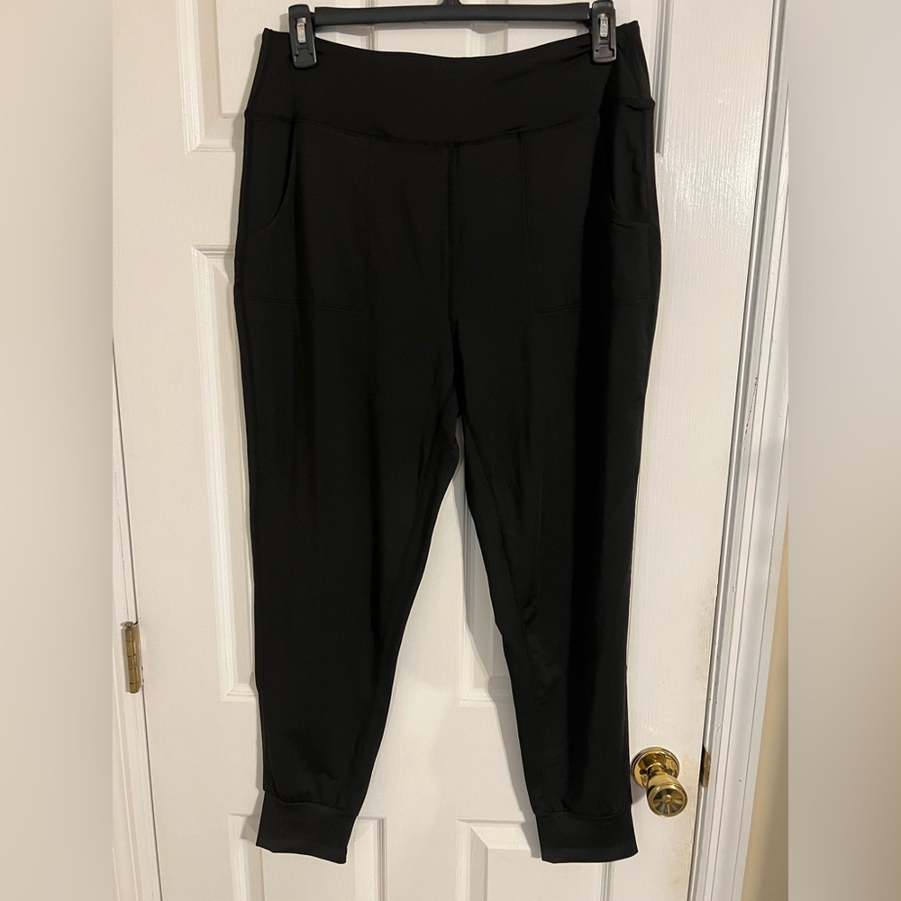 Women's Black Pull-On Joggers
